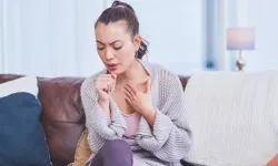 Uzayan öksürüğü olanlar dikkat! Birçok hastalığın habercisi olabilir